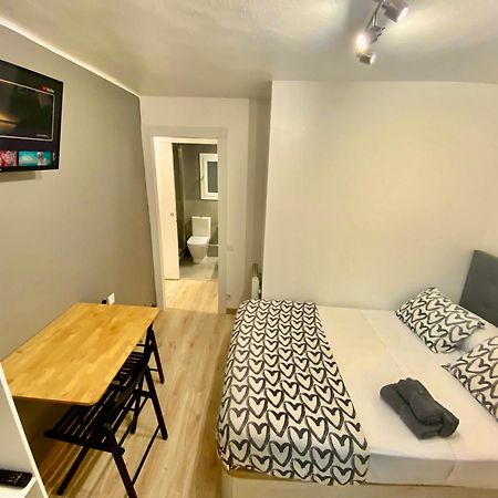 Suites Nuevas Con Bano Privado Frente Al Metro St Mwc Barcelona-Fira L’Hospitalet de Llobregat Exterior foto