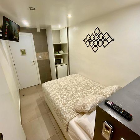 Suites Nuevas Con Bano Privado Frente Al Metro St Mwc Barcelona-Fira L’Hospitalet de Llobregat Exterior foto