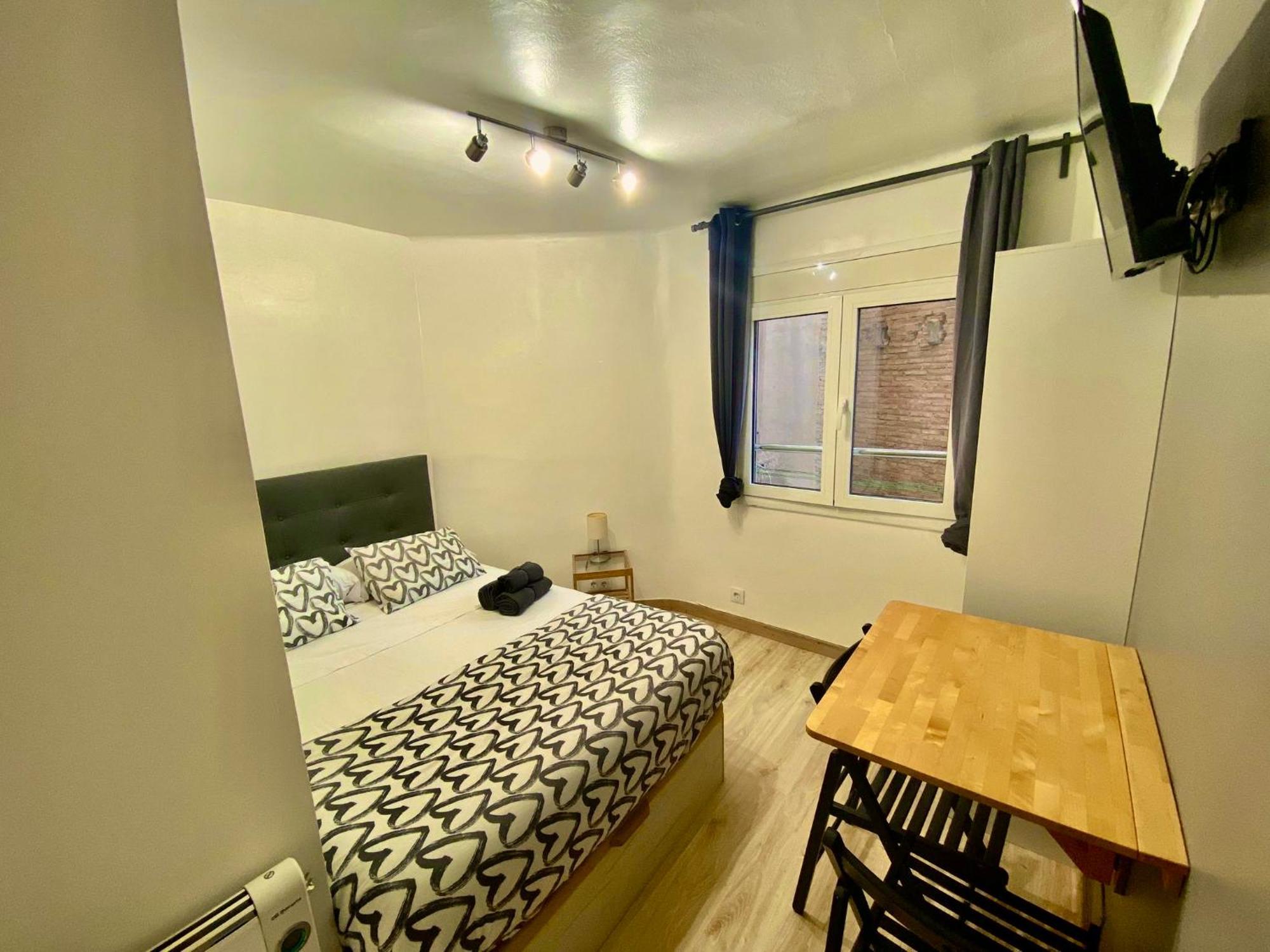Suites Nuevas Con Bano Privado Frente Al Metro St Mwc Barcelona-Fira L’Hospitalet de Llobregat Exterior foto