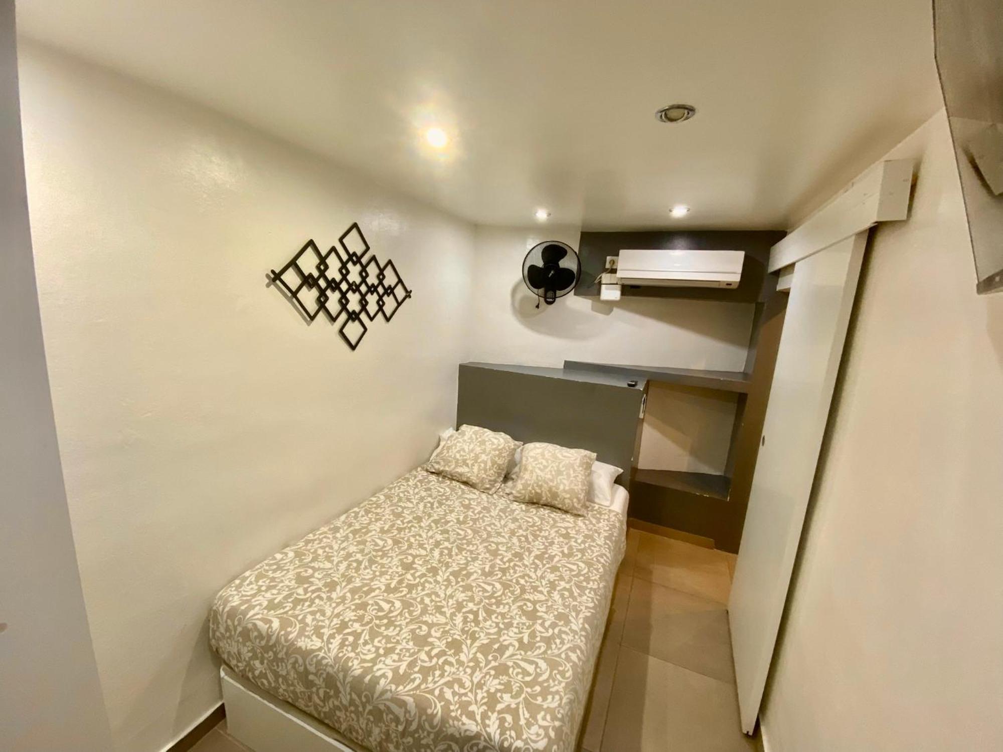 Suites Nuevas Con Bano Privado Frente Al Metro St Mwc Barcelona-Fira L’Hospitalet de Llobregat Exterior foto