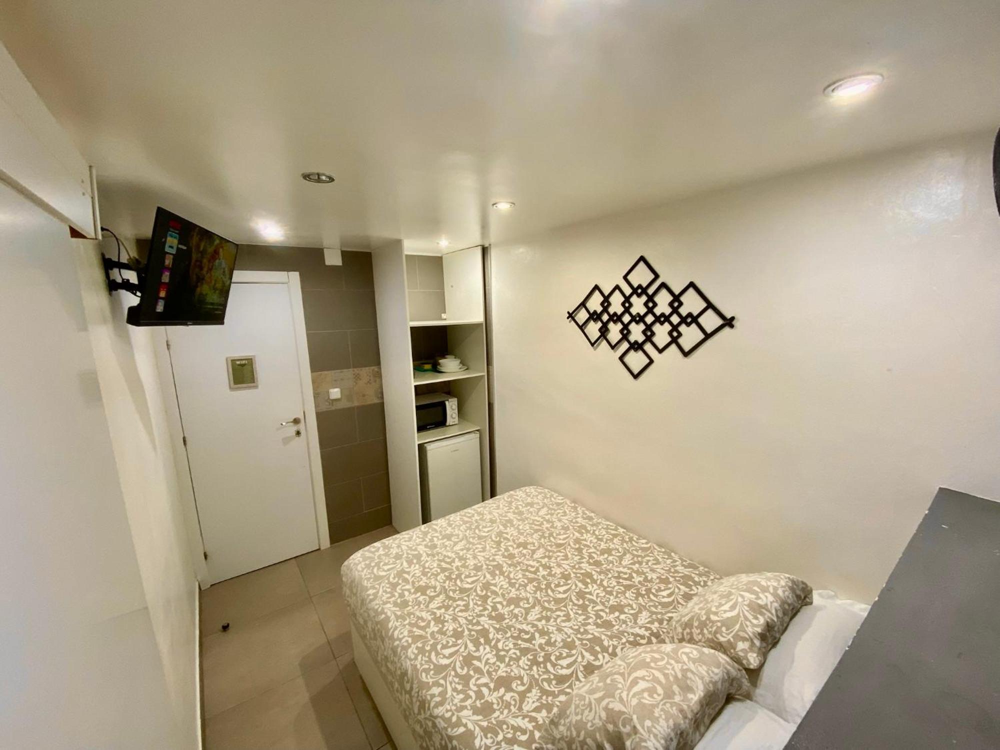 Suites Nuevas Con Bano Privado Frente Al Metro St Mwc Barcelona-Fira L’Hospitalet de Llobregat Exterior foto